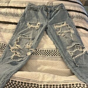 I’m selling: teen distressed skinny jeans